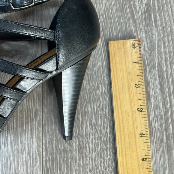 NWOT Kenneth Cole Reaction Know Show Strappy Floral Black Leather High H… - Picture 13 of 16